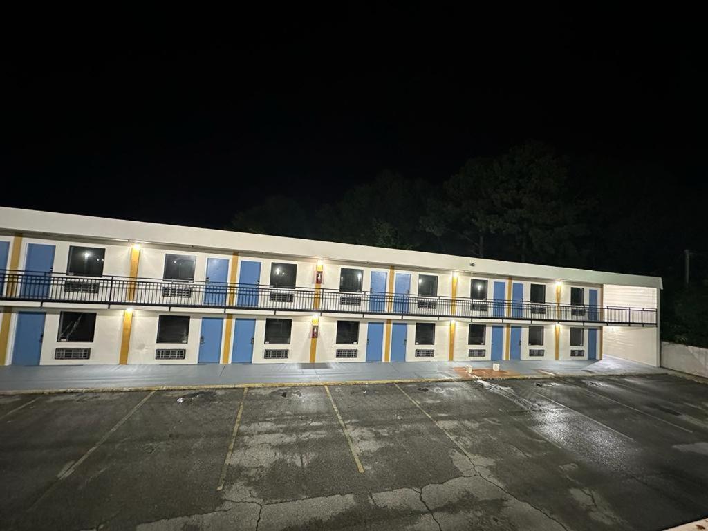 Lanett Inn 外观 照片